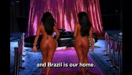 Deisy and Sarah Teles are two sexy Brazilian twins