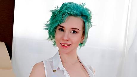 Green haired angel Alice Klay likes intensive anal sex