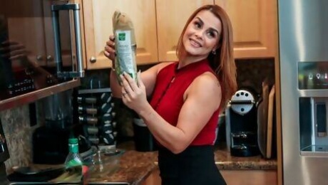 Juliett's legs on shoulders clip